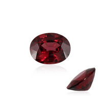 Edelsteen met een roze zirkoon