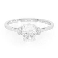 Zilveren ring met een petaliet