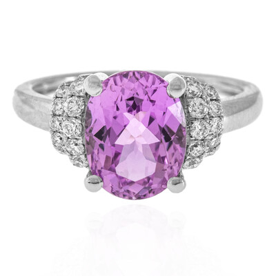 Platinaen ring met een Braziliaanse kunziet