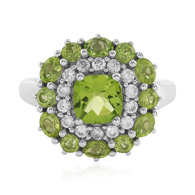Zilveren ring met een peridoot