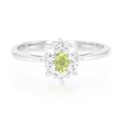 Zilveren ring met een Mantsjoerische peridoot