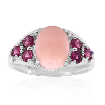 Zilveren ring met een roze opaal