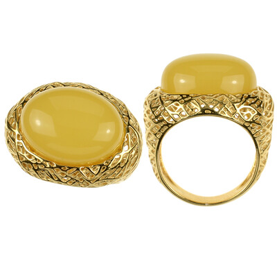 Zilveren ring met een Baltische barnsteen (dagen)