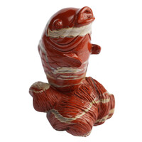 Figuur met een rode jaspis (Lapis Vitalis)