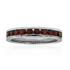 Zilveren ring met granaten