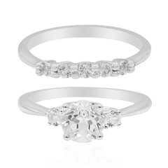 Zilveren ring met een witte topaas