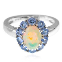 Zilveren ring met een Welo-opaal
