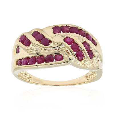 Gouden ring met robijnen