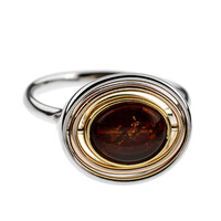 Zilveren ring met Baltische barnsteen
