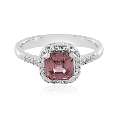 Zilveren ring met een roze zirkoon