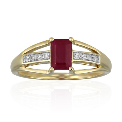 Gouden ring met een Keniaanse robijn