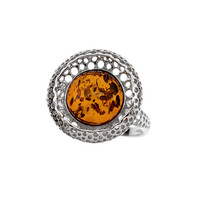 Zilveren ring met een Baltische barnsteen