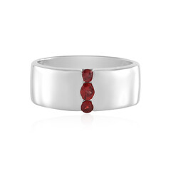 Zilveren ring met een Tanzania robijn (de Melo)