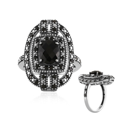 Zilveren ring met een zwarte onyx