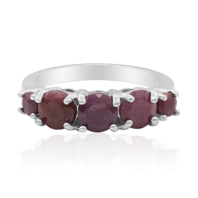 Zilveren ring met robijnen