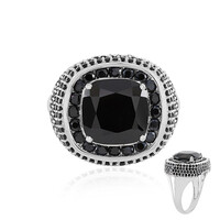 Zilveren ring met een zwarte spinel