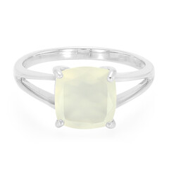 Zilveren ring met een witte maansteen
