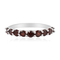 Zilveren ring met granaten