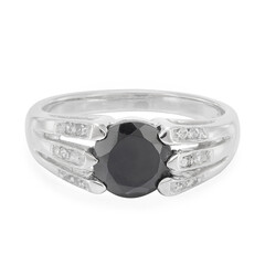 Zilveren ring met een zwarte spinel