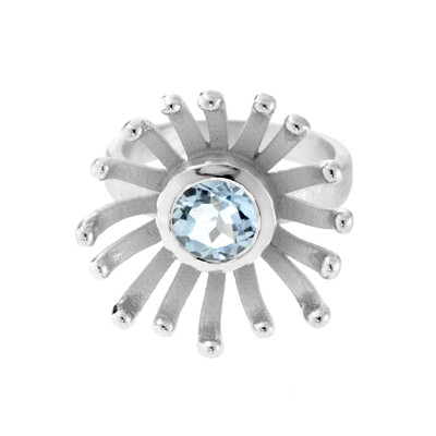 Zilveren ring met een hemel-blauwe topaas