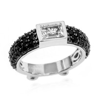 Zilveren ring met een witte topaas (Dallas Prince Designs)
