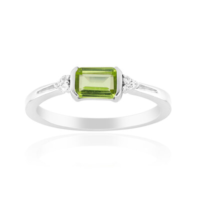 Zilveren ring met een peridoot