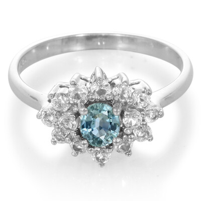 Zilveren ring met een groene saffier