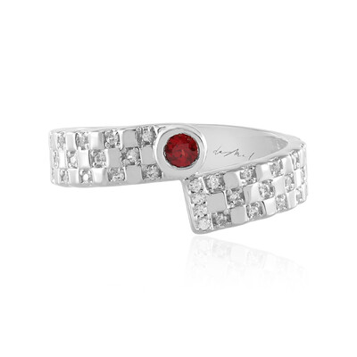 Zilveren ring met een Tanzania robijn (de Melo)