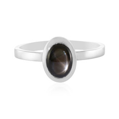 Zilveren ring met een zwarte ster saffier