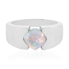 Zilveren ring met een Welo-opaal