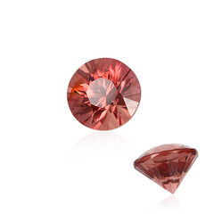 Edelsteen met een roze zirkoon