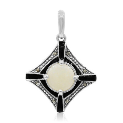 Zilveren hanger met een witte opaal