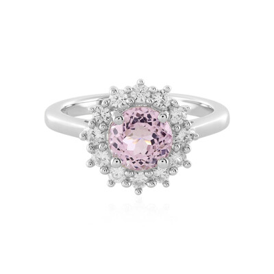 Zilveren ring met een kunziet