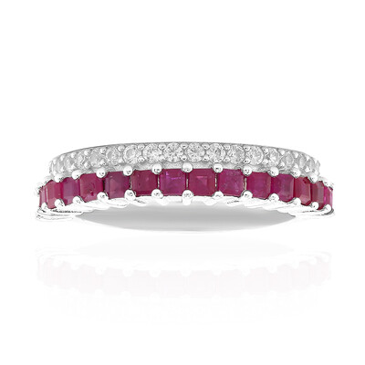 Zilveren ring met robijnen