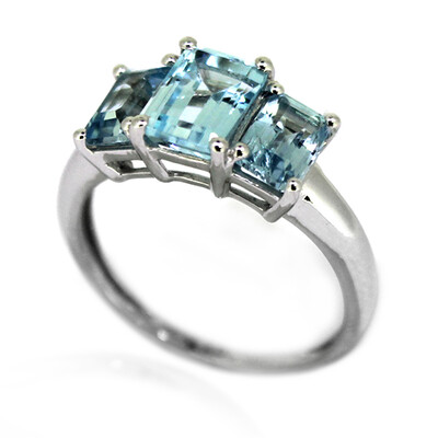 Zilveren ring met een hemel-blauwe topaas