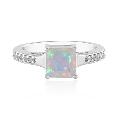 Zilveren ring met een Welo-opaal