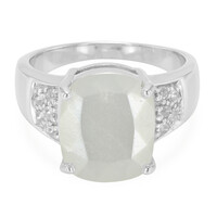 Zilveren ring met een witte maansteen