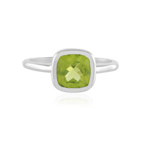 Zilveren ring met een peridoot