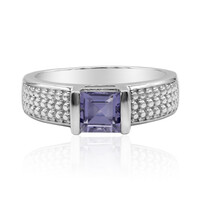 Zilveren ring met een ioliet