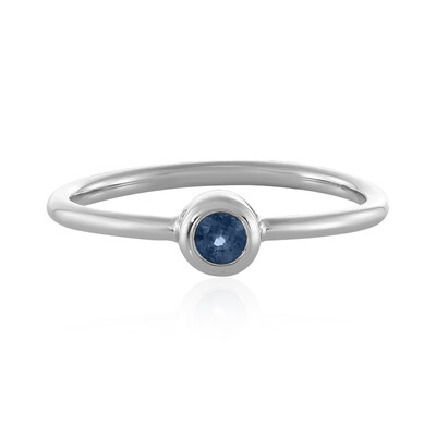 Zilveren ring met een blauwe saffier