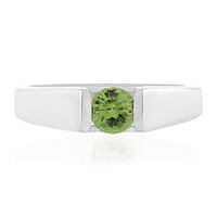 Zilveren ring met een Russische demantoïde