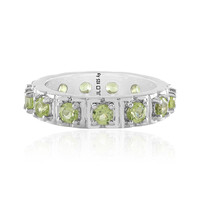 Zilveren ring met peridoots
