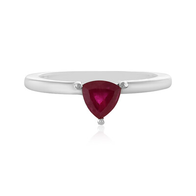 Zilveren ring met een Madagaskar Robijn