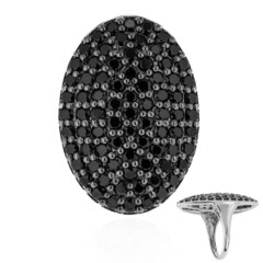 Zilveren ring met zwarte spinelstenen
