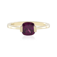 Gouden ring met een magenta granaat