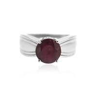 Zilveren ring met een robijn