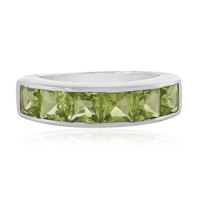 Zilveren ring met peridoots