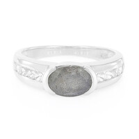 Zilveren ring met een labradoriet