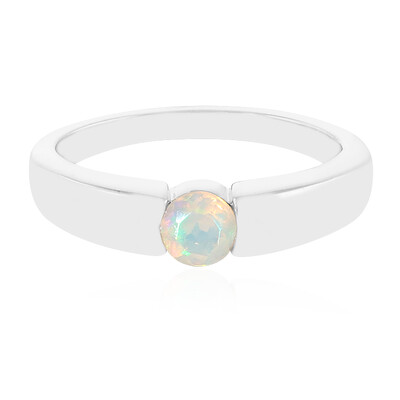 Zilveren ring met een Welo-opaal