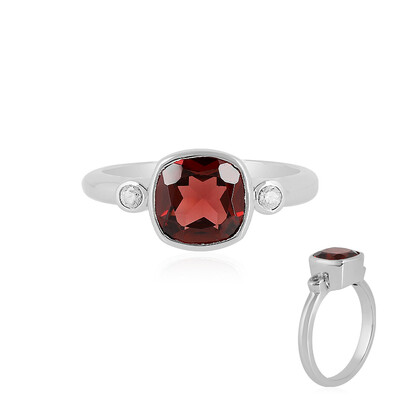 Zilveren ring met een Mozambique granaat